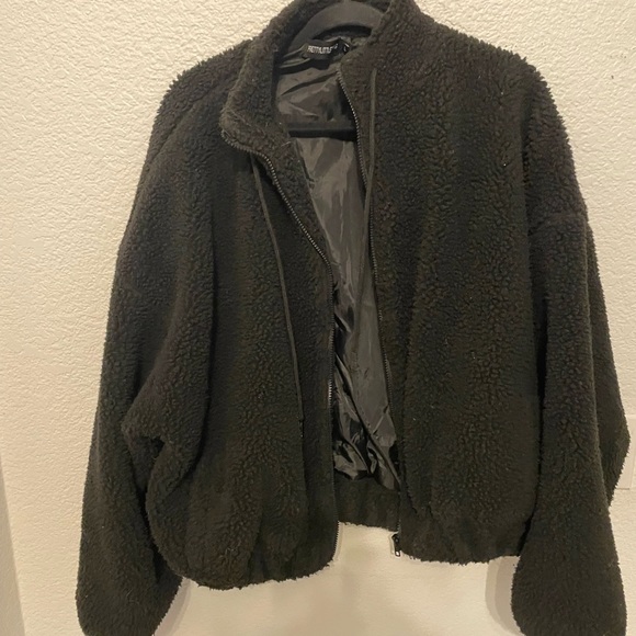 PrettyLittleThing Black Borg Balloon Zip Up Jacket - Picture 3 of 4